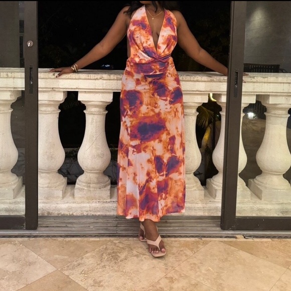 NEW - Elegant Tie-Dye Halter Maxi Dress - Picture 7 of 10